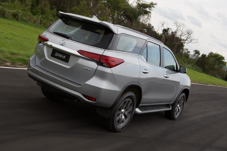  Toyota SW4 2016 года  (фото 16 из 32)